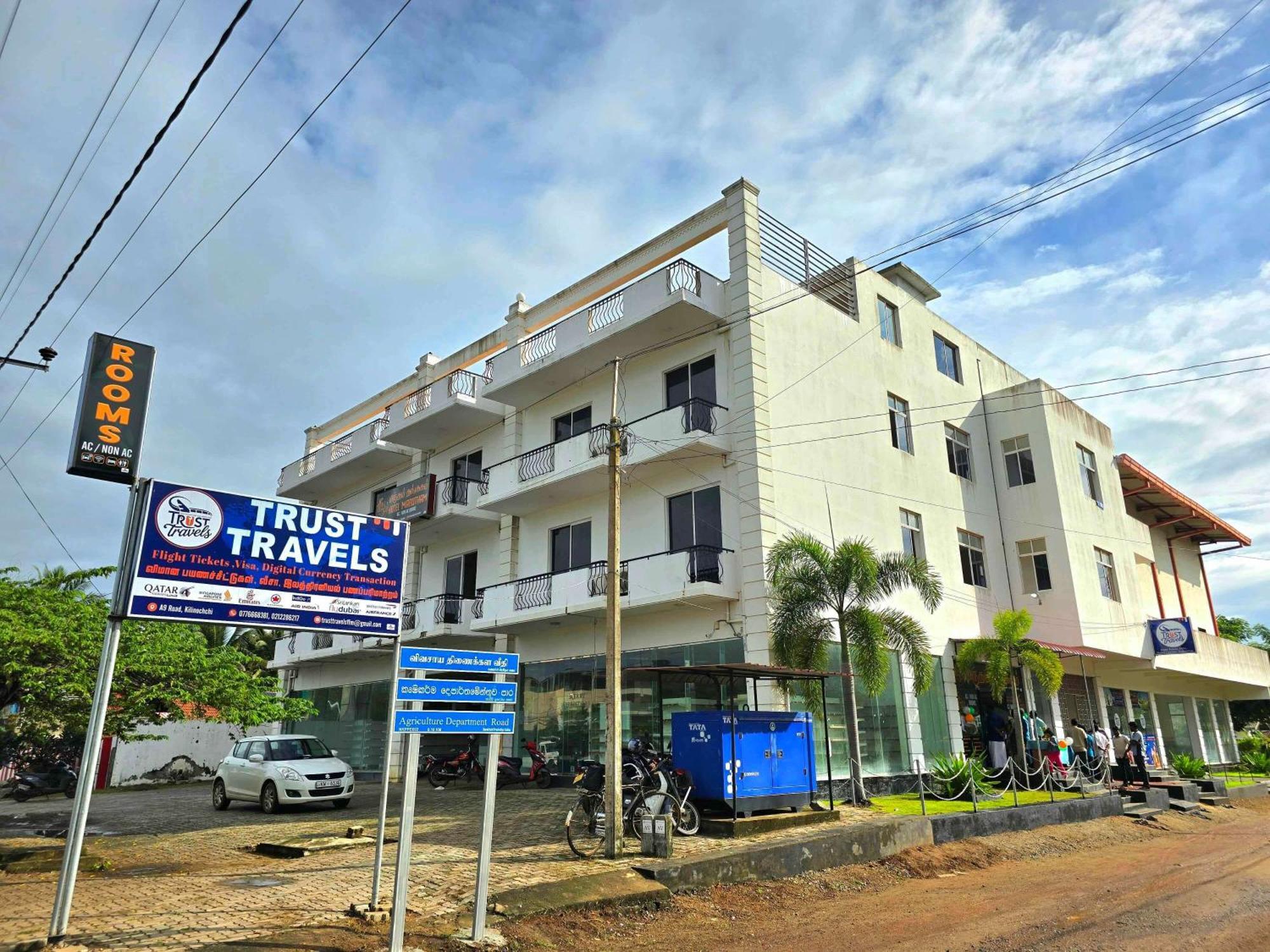 Hotel Marutham Kilinochchi Экстерьер фото
